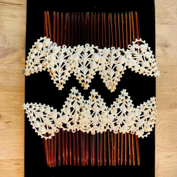Vintage | Accessories | Vintage Celluloid Lace Hair Back  display picture 2